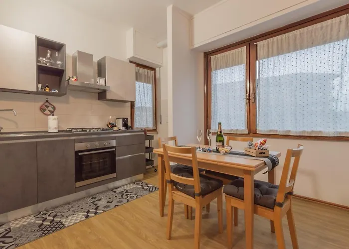 Apartment Maison Madame - Luminoso Bilocale In Zona Molinette Turin