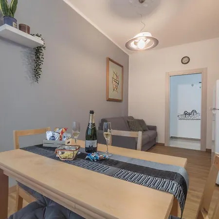 Maison Madame - Luminoso Bilocale In Zona Molinette *